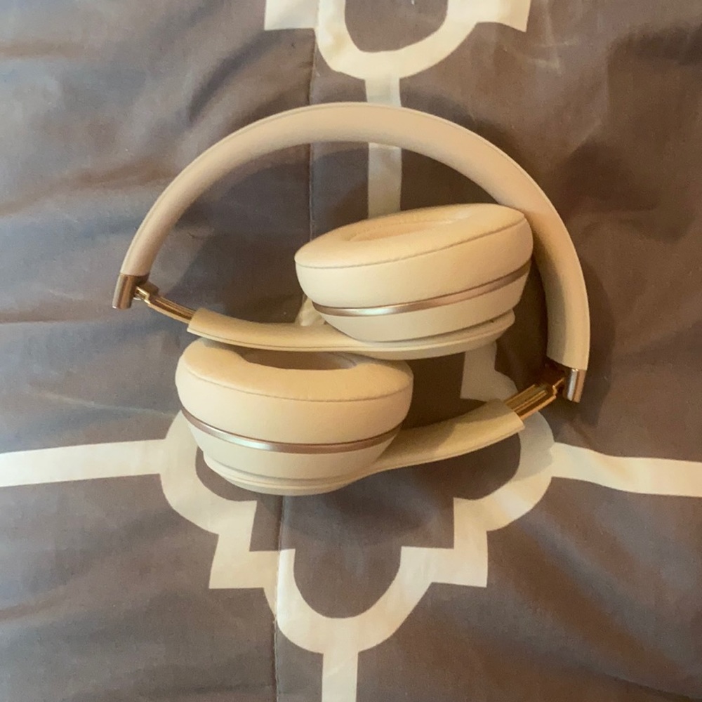 Beats Solo Noise Proof Wireless Headphones